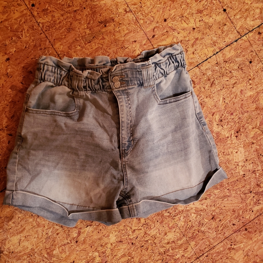 Vanilla Star 11 paperbag mom jean denim shorts light wash